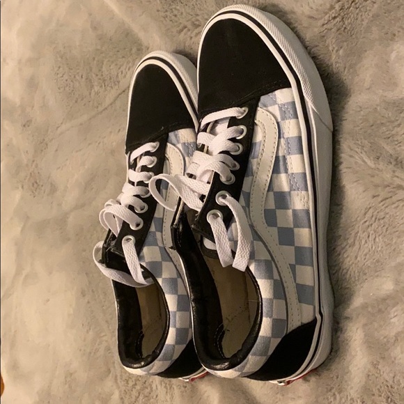 Vans - Picture 3 of 5